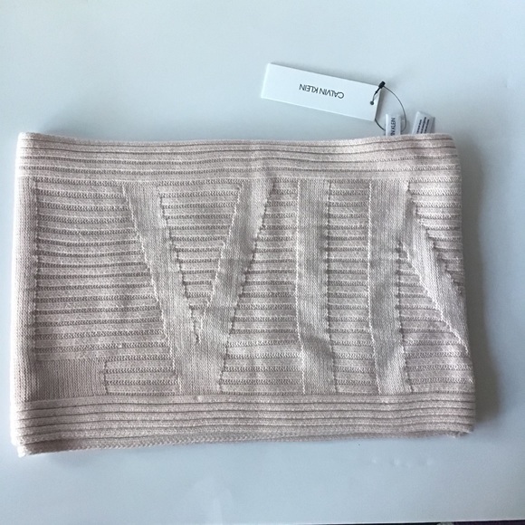 NWT CALVIN KLEIN PLAITED LOGO LOOP SCARF - Picture 5 of 5